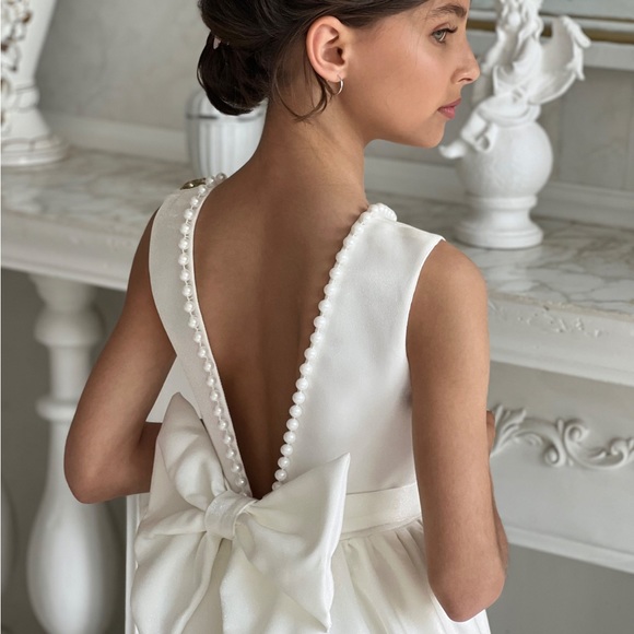 Satin flower girl dress Elegant girl dress Flower girl dress with pearls - Picture 5 of 7